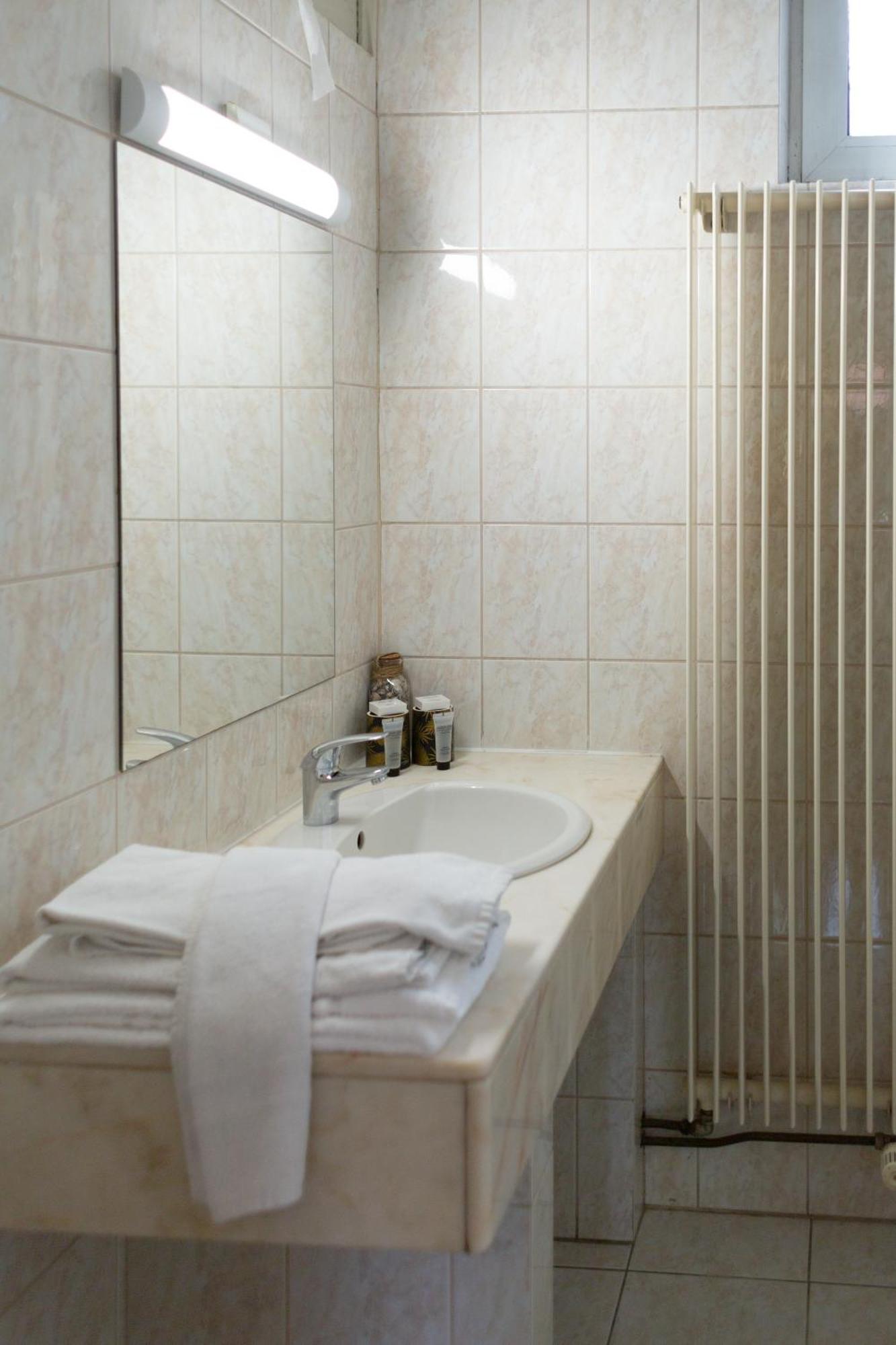 Double Room,1617841302:JPEG